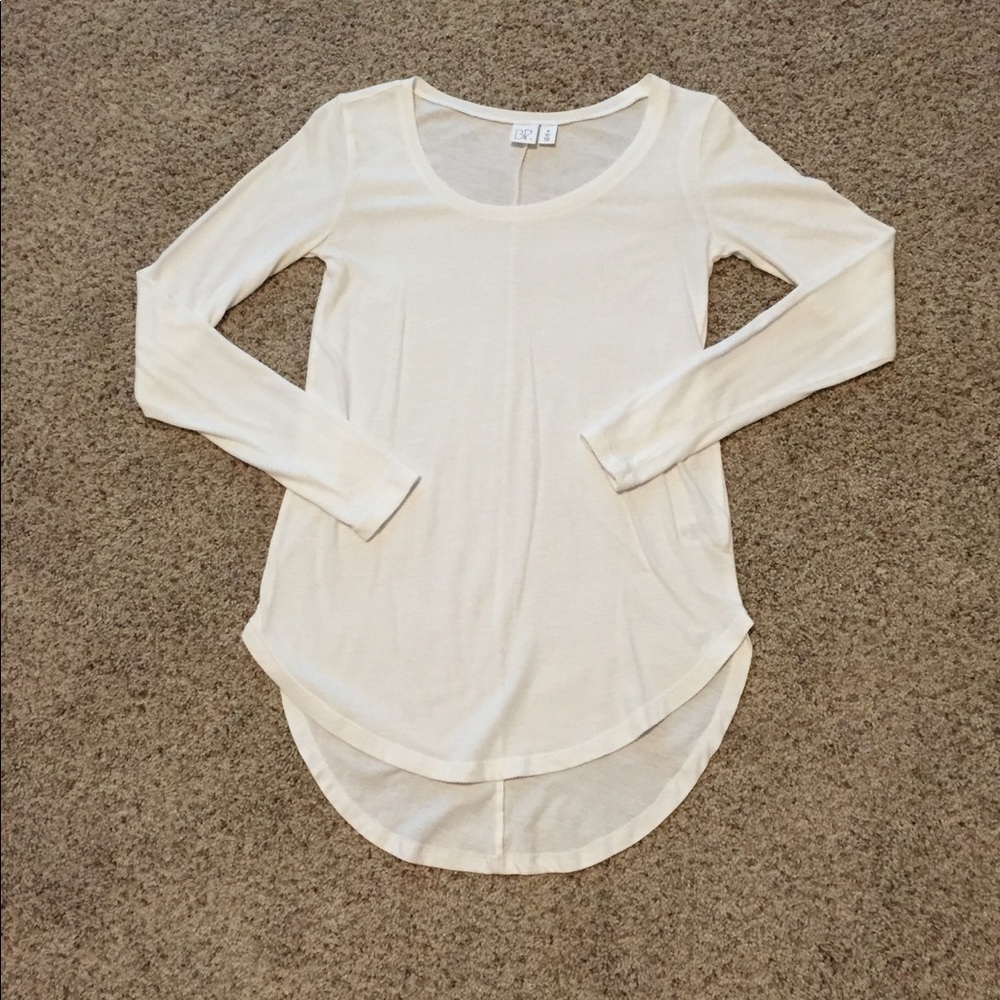 Long-sleeved, high-low shirt